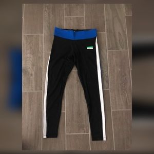 Victoria’s Secret Pink leggings